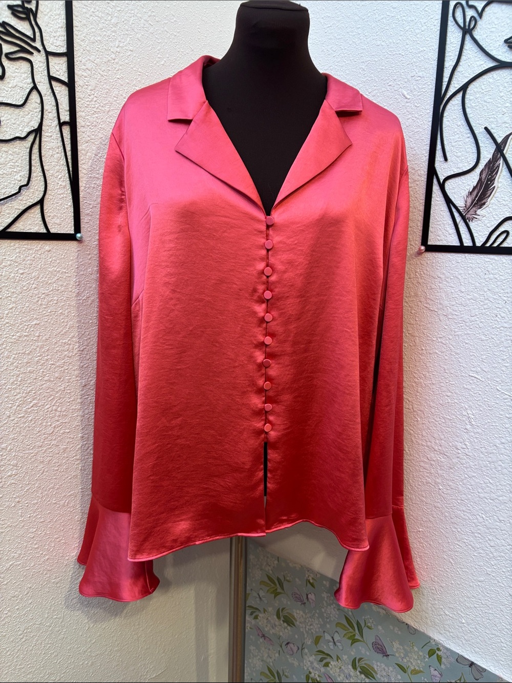 Express Rose Pink Satin Button-Front Long Sleeve Blouse. Size XL